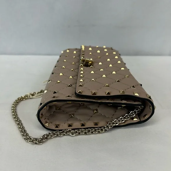 Valentino Garavani

Rockstud Spike Nappa Leather Crossbody Clutch Bag - Picture 5 of 14